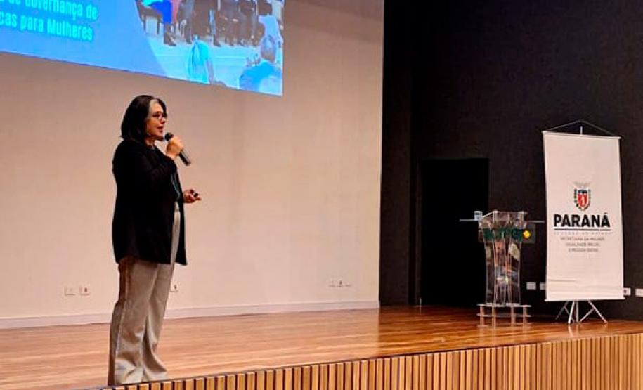 Ponta Grossa recebe 1º encontro macrorregional de capacitação sobre políticas para mulheres