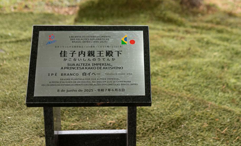 Princesa Kako de Akishino exalta memória dos imigrantes japoneses em visita a Maringá