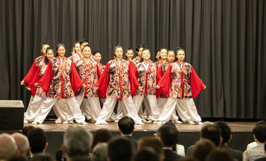 Princesa Kako de Akishino exalta memória dos imigrantes japoneses em visita a Maringá