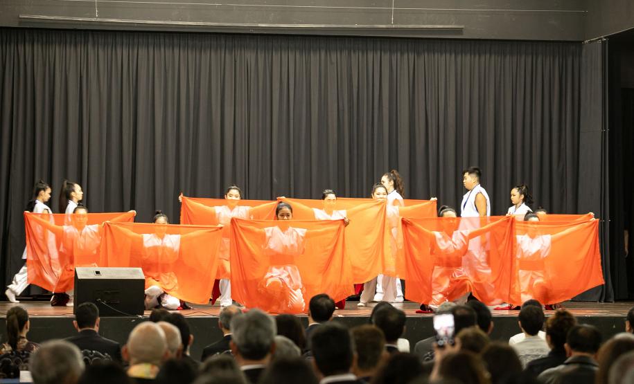 Princesa Kako de Akishino exalta memória dos imigrantes japoneses em visita a Maringá