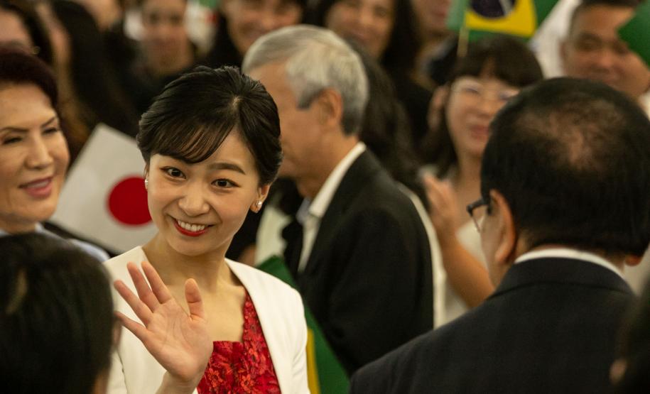 Princesa Kako de Akishino exalta memória dos imigrantes japoneses em visita a Maringá