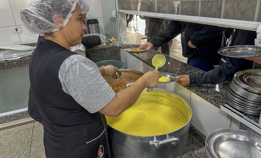 Do curso à prática: merendeiras do Paraná levam novas técnicas e receitas para as escolas