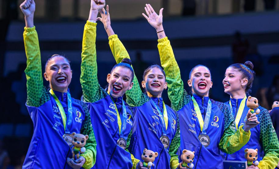 Com duas atletas do Paraná, Brasil conquista prata inédita no Mundial de Ginástica Rítmica
