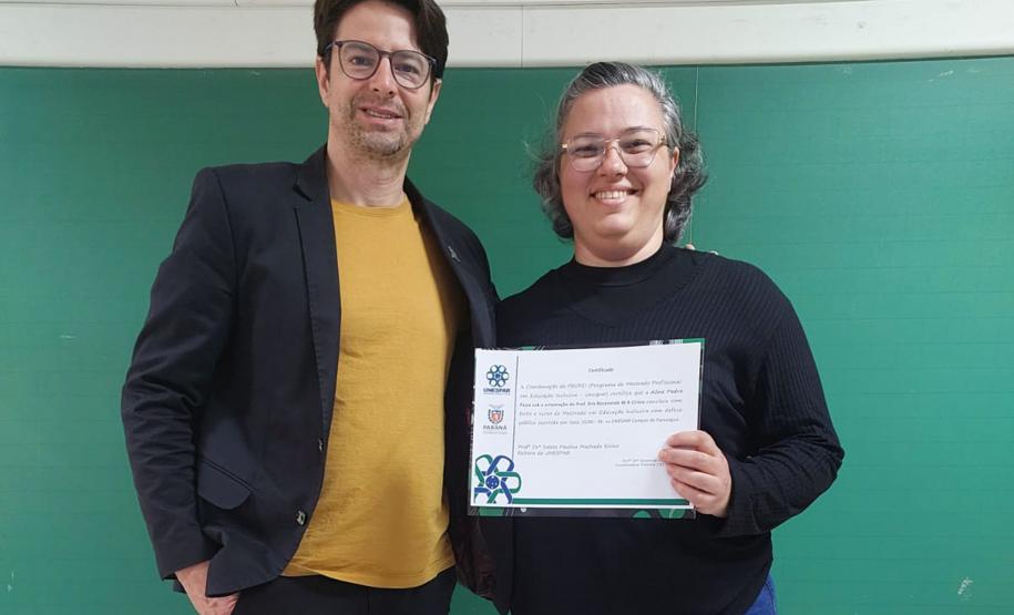 Primeiro título de mestre a aluna surda coroa esforço de inclusão na Unespar