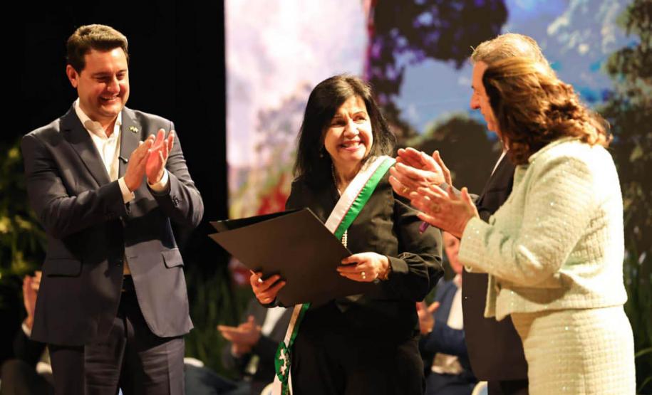 Pesquisadora Mariangela Hungria recebe a Ordem do Pinheiro, maior comenda do Paraná