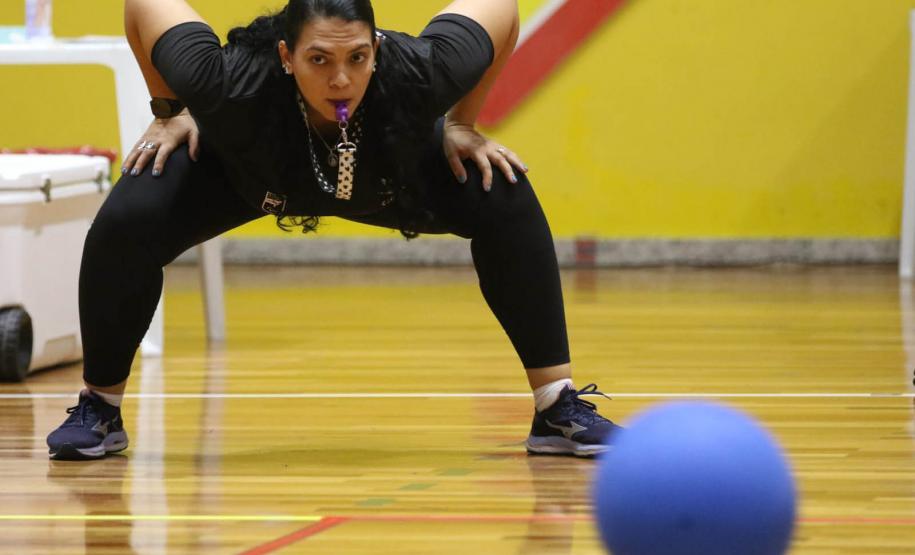Lição para todos: professora paranaense inspira alunos com valores do esporte paralímpico
