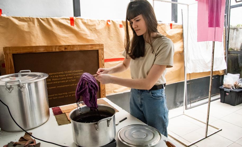 Lançamento de livro no Museu Alfredo Andersen