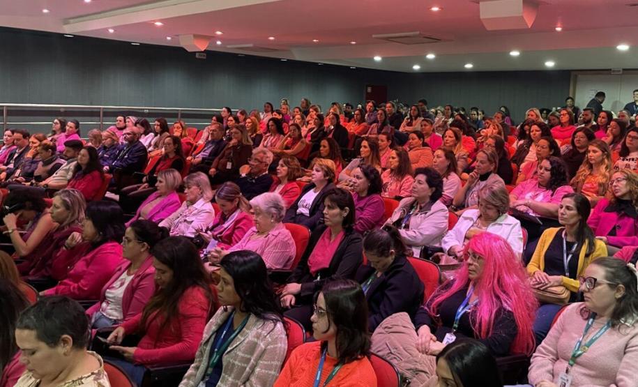 Conversa Rosa: servidoras do Estado recebem palestras sobre prevenção do câncer