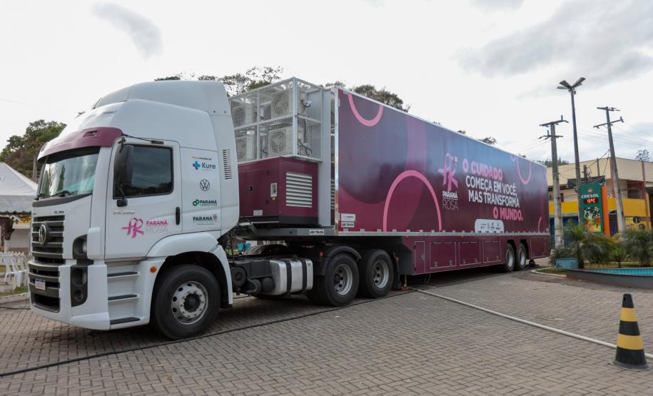 Carreta Saúde da Mulher faz 8,4 mil exames e consultas gratuitas em 26 cidades do Paraná