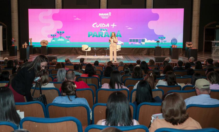 Debates sobre idosos, igualdade racial e mulheres marcam 2° dia do Cuida Mais Paraná