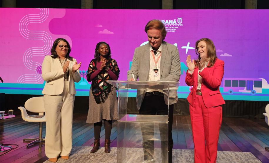 Estado e Instituto Promundo firmam parceria para prevenção da violência contra mulheres