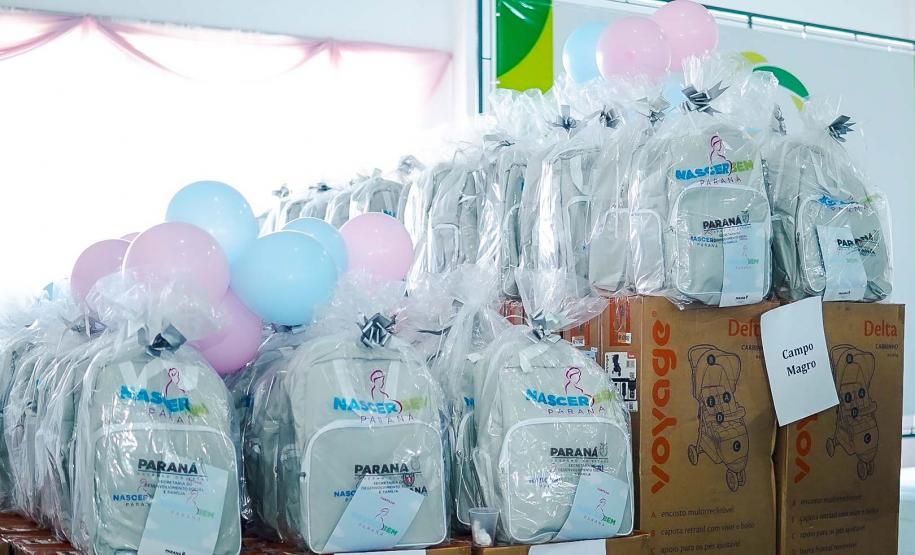 Entrega de Kits de Bebês