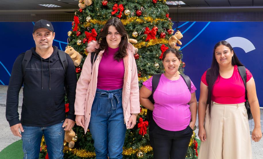 Embarque de produtoras de seda para a França