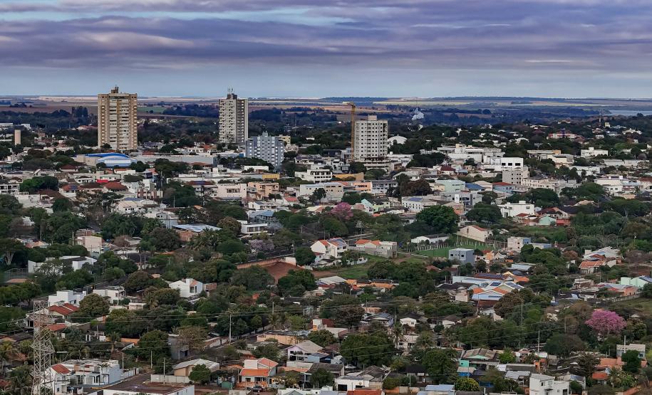 Mais idosos e 51,5% de mulheres: painel apresenta projeção populacional até 2050