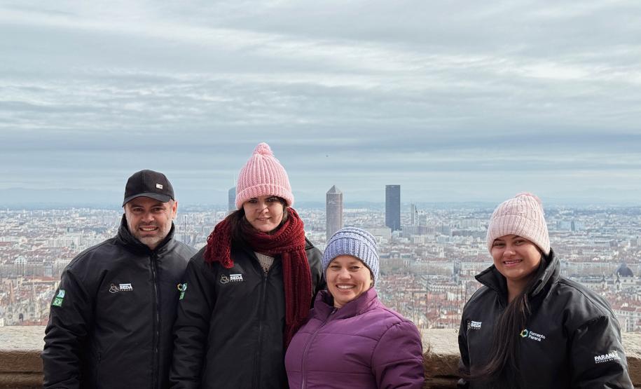 Sericicultoras do Paraná são destaque em três dias de imersão na Feira Silk in Lyon, na França