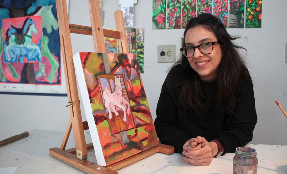 Entre o real e o fantástico: Laura Ridolfi é nova residente artística no Museu Casa Alfredo Andersen