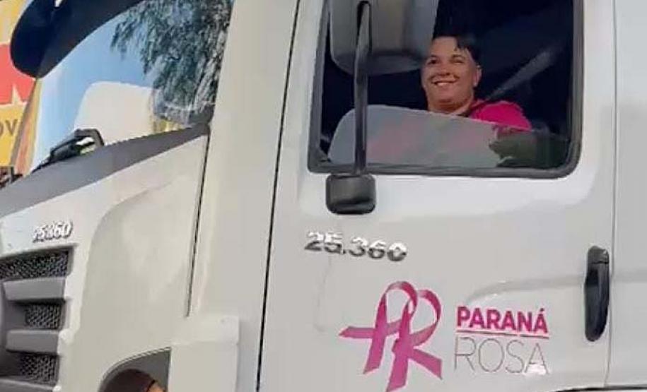 De mulher para mulher: motorista da carreta da saúde celebra alcance das consultas
