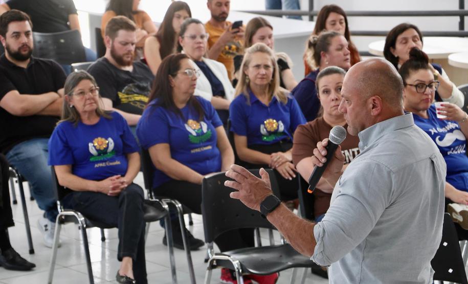 De mulher para mulher: motorista da carreta da saúde celebra alcance das consultas