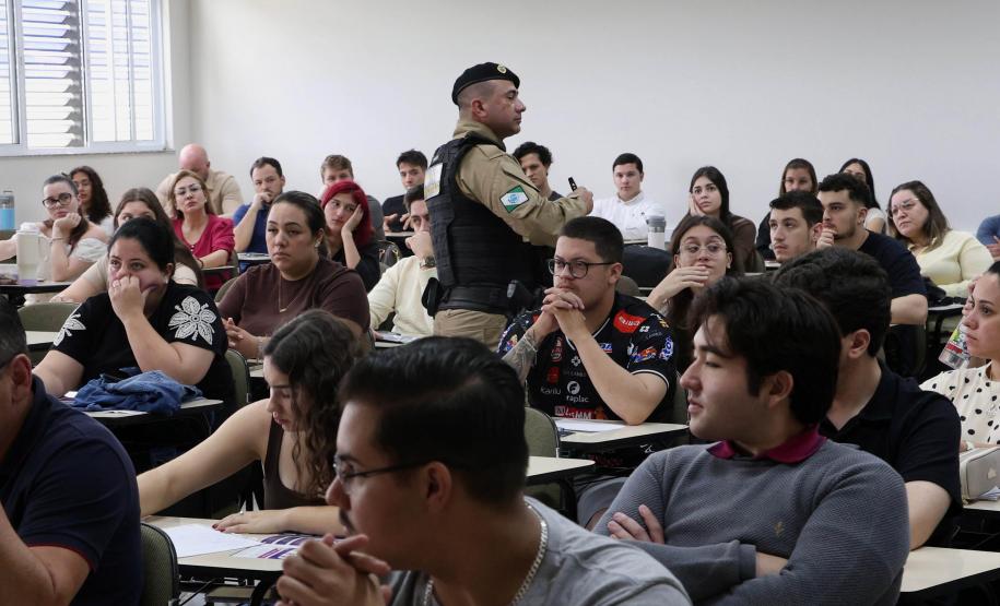 Mulher Segura: policiais realizam palestra para alunos de Direito em Ponta Grossa
