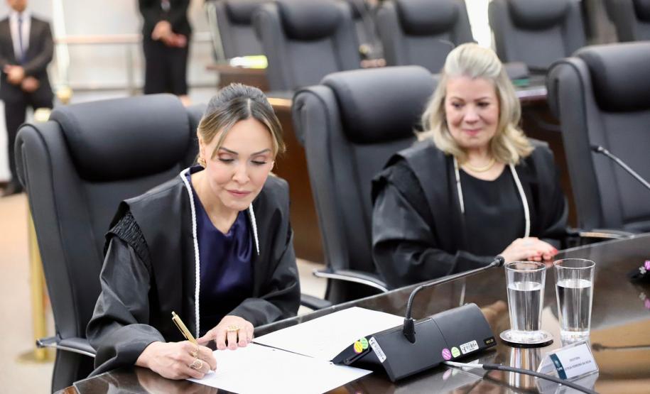 Ex-procuradora-geral do Estado toma posse como desembargadora no TJPR