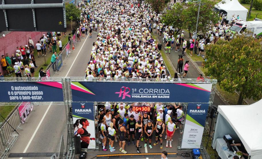 Corrida da Vigilância em Saúde reúne centenas de participantes e encerra ações do Paraná Rosa