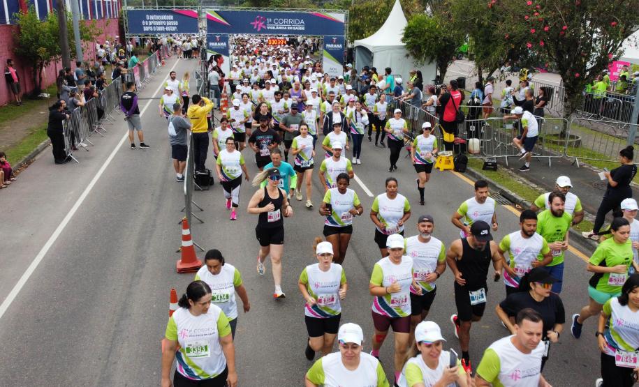 Corrida da Vigilância em Saúde reúne centenas de participantes e encerra ações do Paraná Rosa