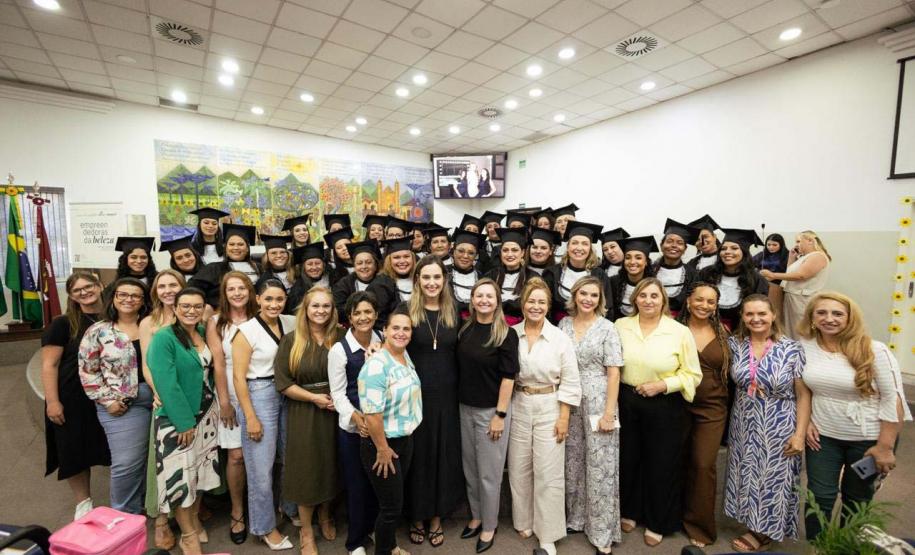 Com cursos gratuitos, Programa Empreendedoras da Beleza alcança 1,2 mil mulheres formadas